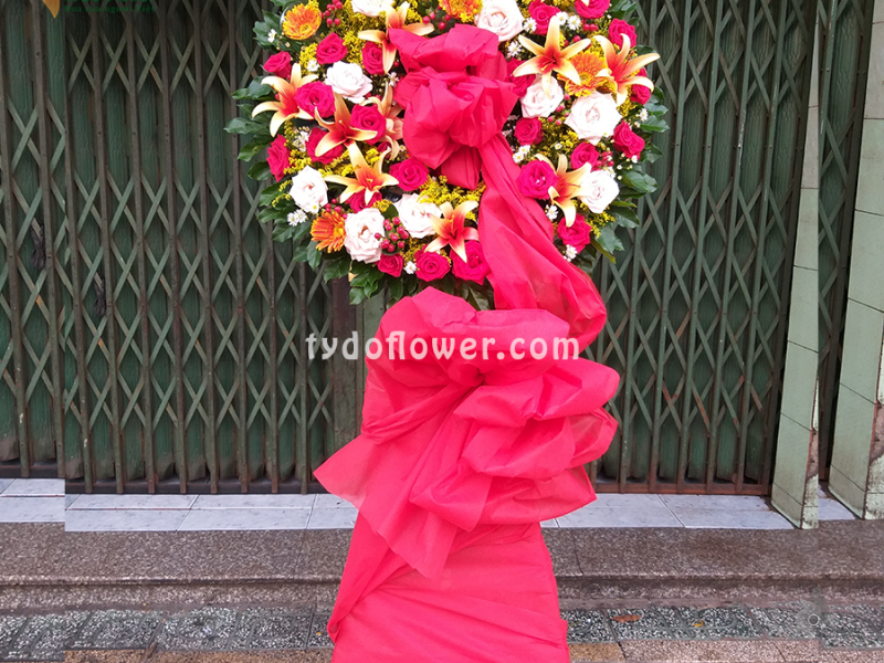 KỆ HOA CHÚC MỪNG KCM134