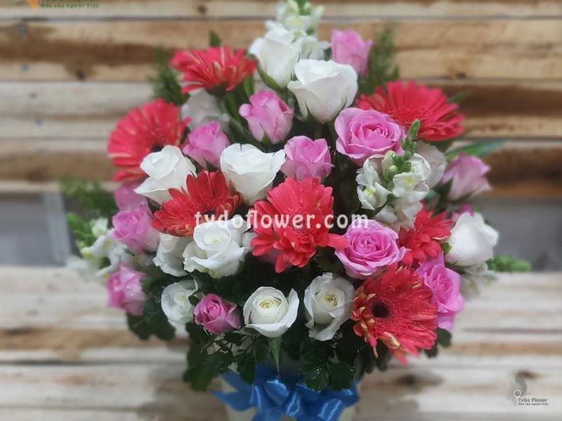 GIỎ HOA CHÚC MỪNG G143