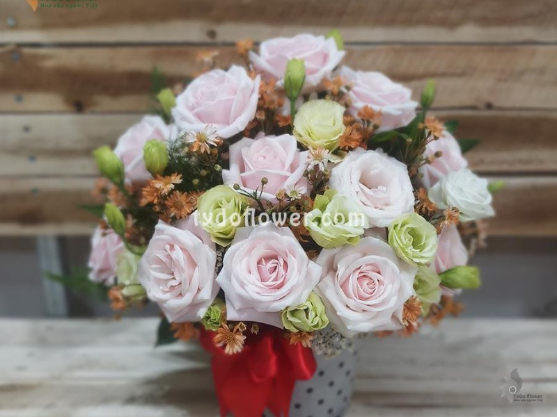 GIỎ HOA HỒNG KEM G163