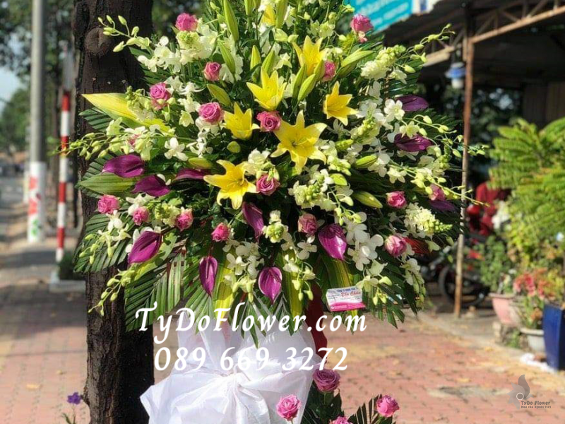 KỆ HOA CHIA BUỒN KCB1022