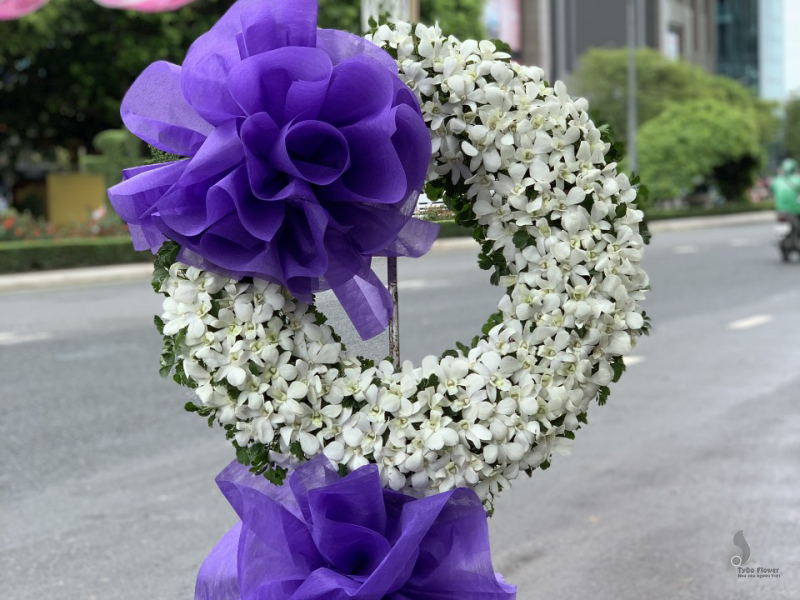 KỆ HOA CHIA BUỒN KCB1026