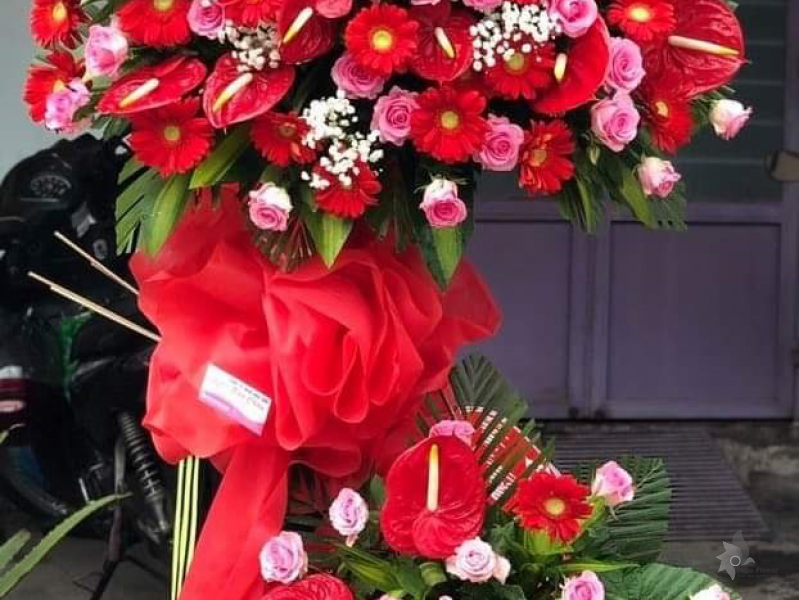 KỆ HOA CHÚC MỪNG KCM1017