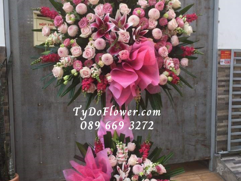 KỆ HOA CHÚC MỪNG KCM1035