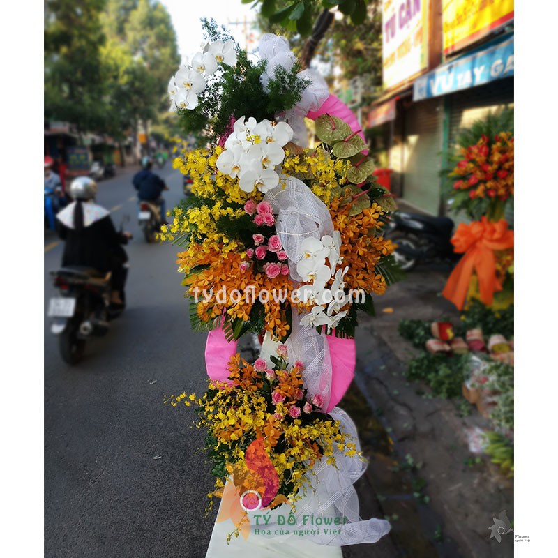 KỆ HOA CHÚC MỪNG KCM44