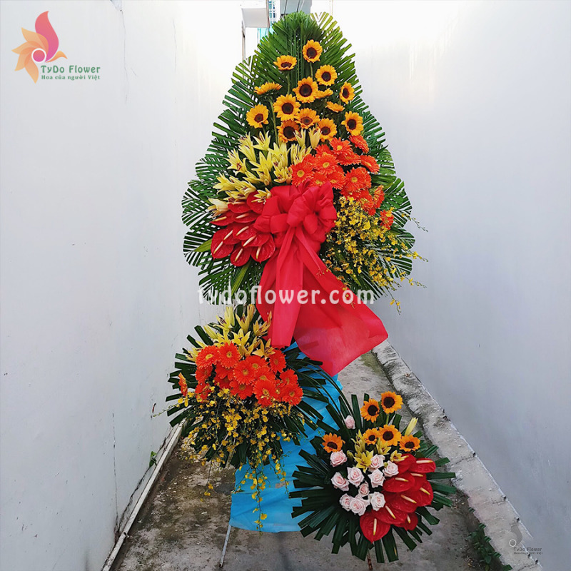 KỆ HOA CHÚC MỪNG KCM83