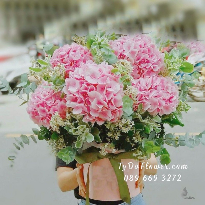 BÌNH HOA CHÚC MỪNG B702