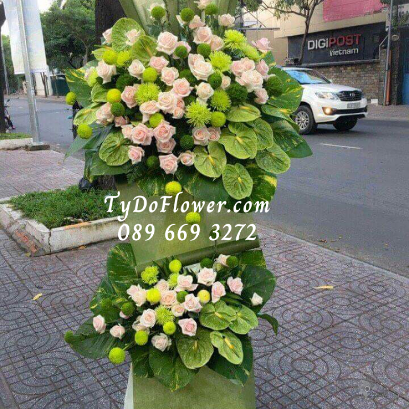 KỆ HOA CHÚC MỪNG KCM1028